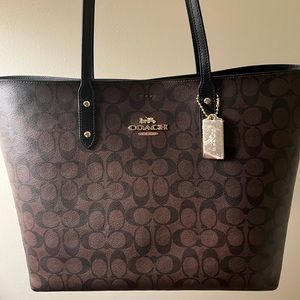 Coach Signature Tote Bag